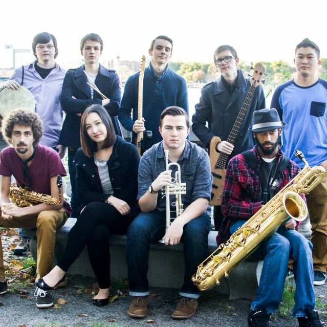 lands_band