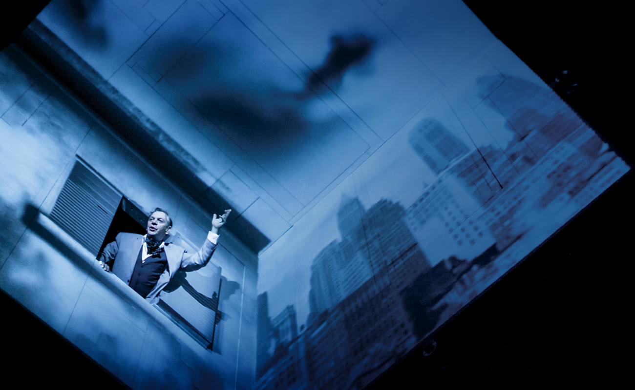 A performance of Needles and Opium by Robert LePage.